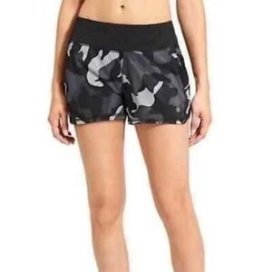 Athleta FREESTYLE CAMO SURGE SHORT SHORTS SIZE XL YOGA  EUC